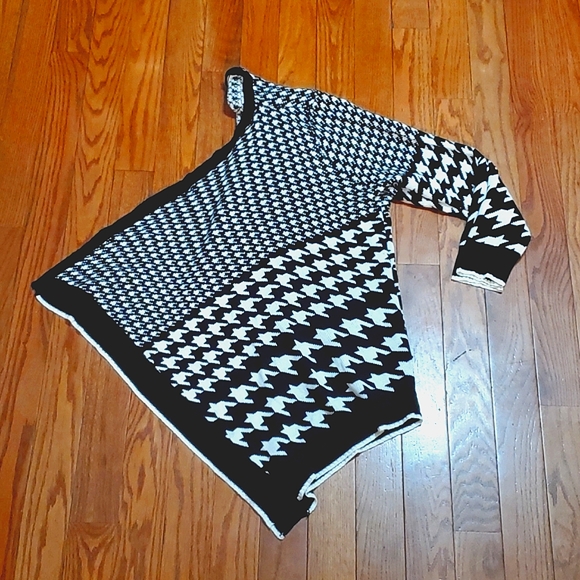 NWOT:  WOMENS CATO HOUNDSTOOTH PRINT SWEATER - Picture 4 of 5